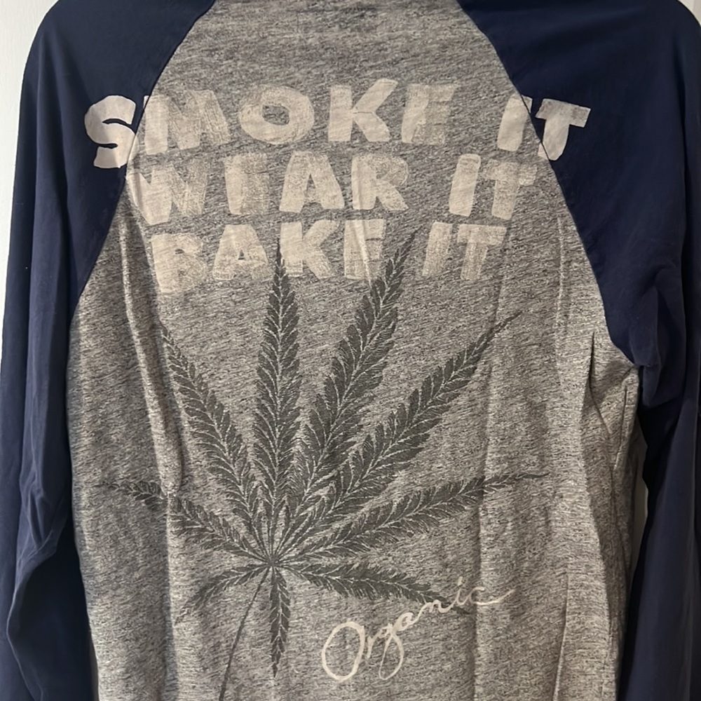 Lucky brand size xtra small “go green” Men’s long sleeve graphic t-shirt - Picture 5 of 7